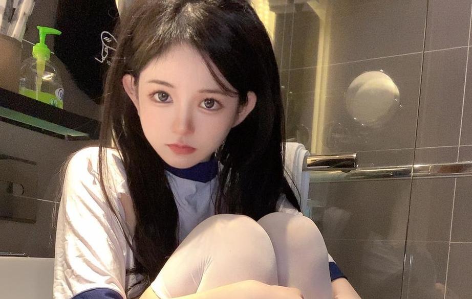 心动不如行动，快来get倦倦喵白睡衣图包