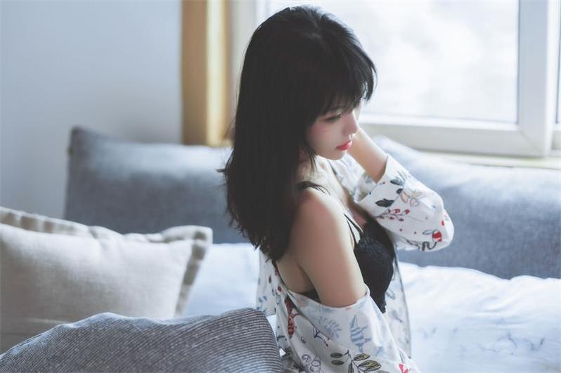 倦倦喵汉服免费，照片中透露出独特的韵味。
