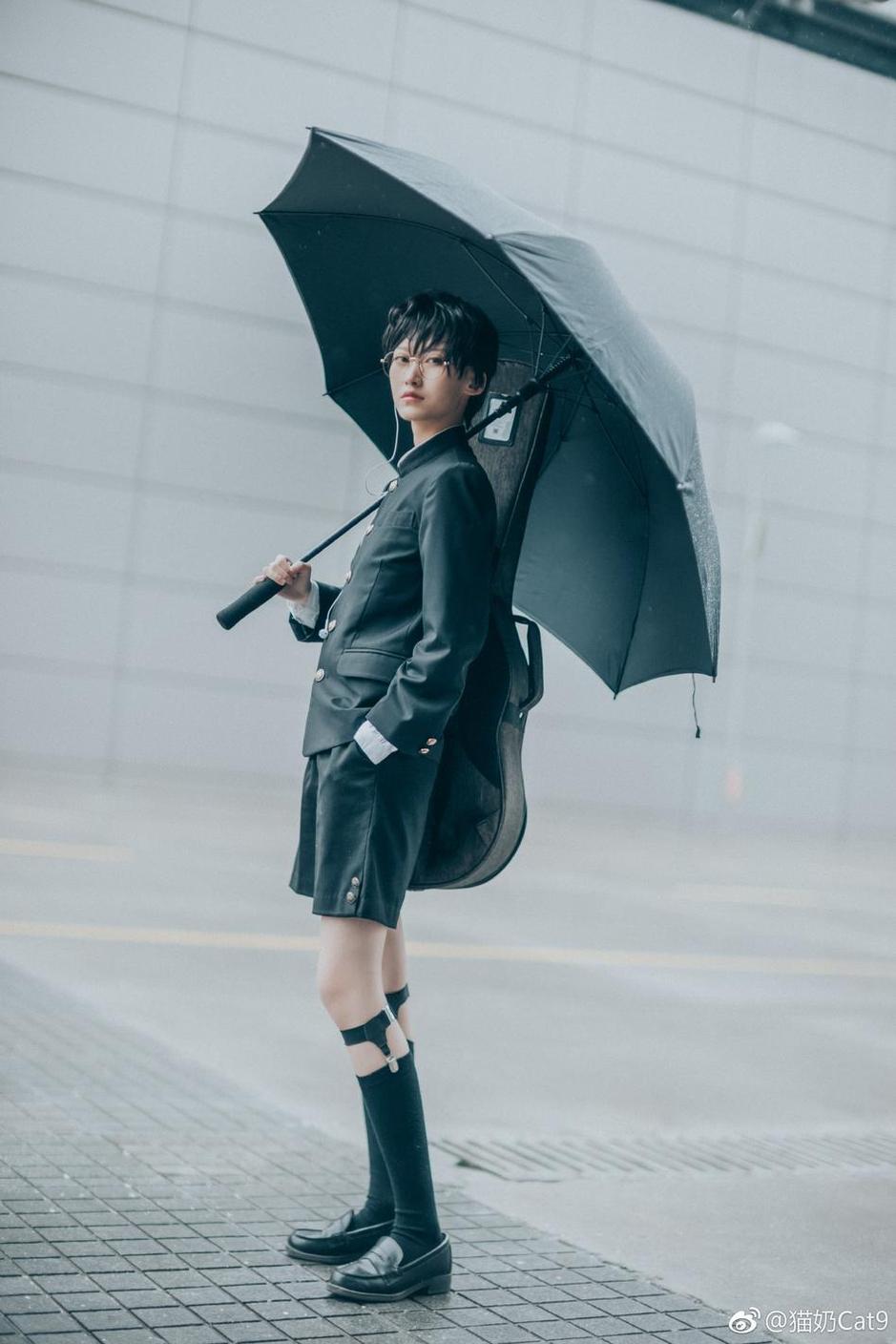 时雨不迟男朋友的cos照片极具视觉冲击力