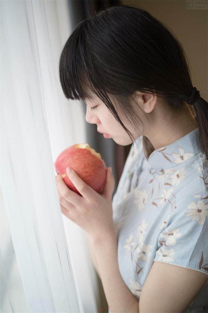 西尔酱死库水惊艳cosplay界，其最新作品即将公开